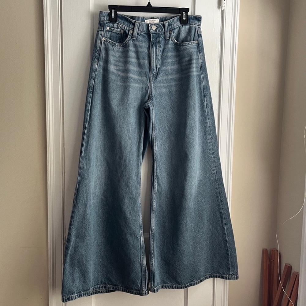 NEW! Banana Republic High-Rise Wide-Leg Lightweight Palazzo Jeans - Multiple 🩷 - Picture 8 of 9